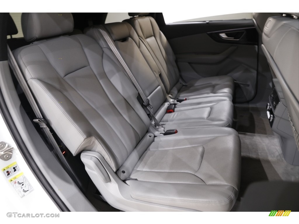 2017 Audi Q7 3.0T quattro Prestige Rear Seat Photo #141854690