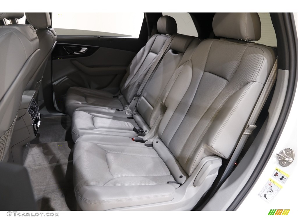 2017 Audi Q7 3.0T quattro Prestige Rear Seat Photo #141854713