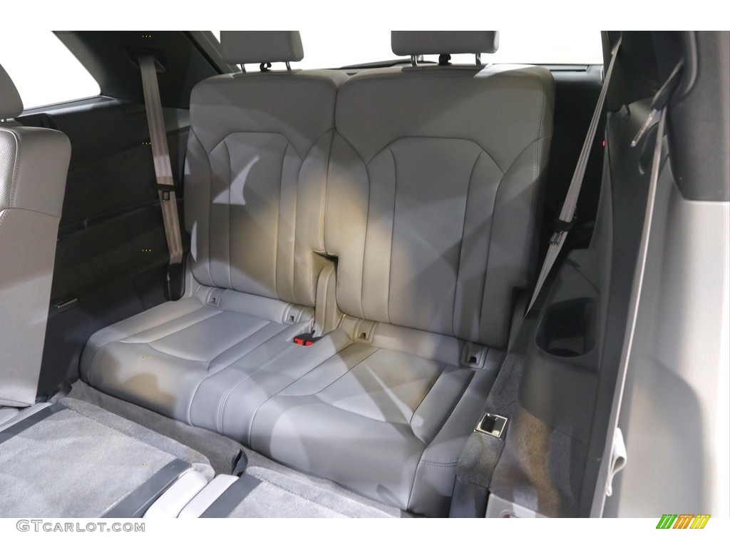 2017 Audi Q7 3.0T quattro Prestige Rear Seat Photo #141854732