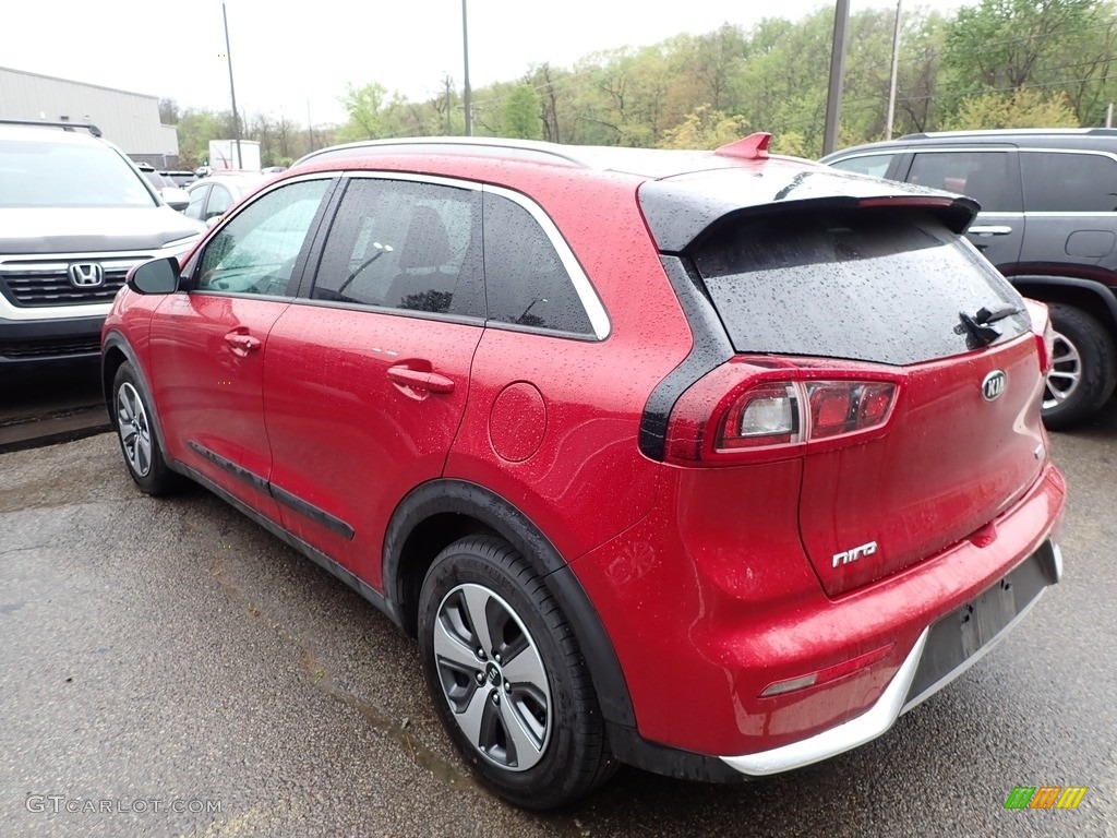 2019 Niro FE Hybrid - Runway Red / Black photo #4