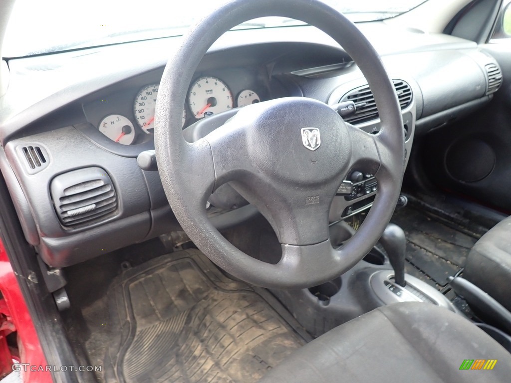 2005 Neon SXT - Flame Red / Dark Slate Gray photo #14