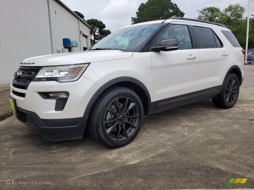2018 Explorer XLT - Oxford White / Ebony Black photo #2
