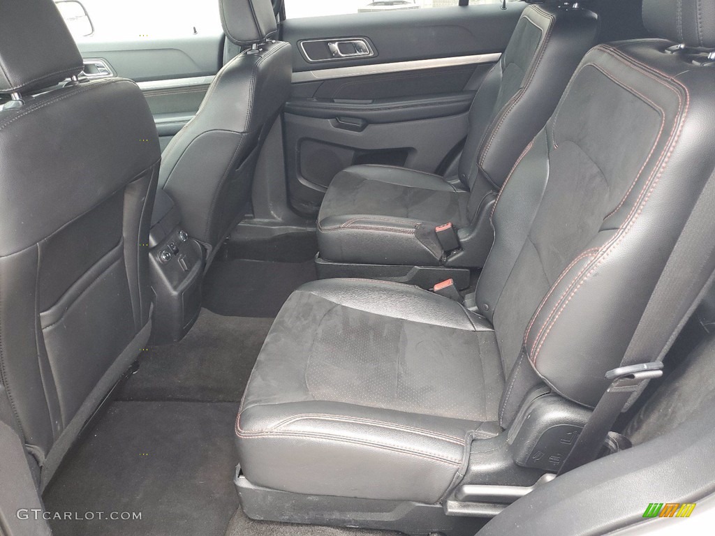 2018 Explorer XLT - Oxford White / Ebony Black photo #25