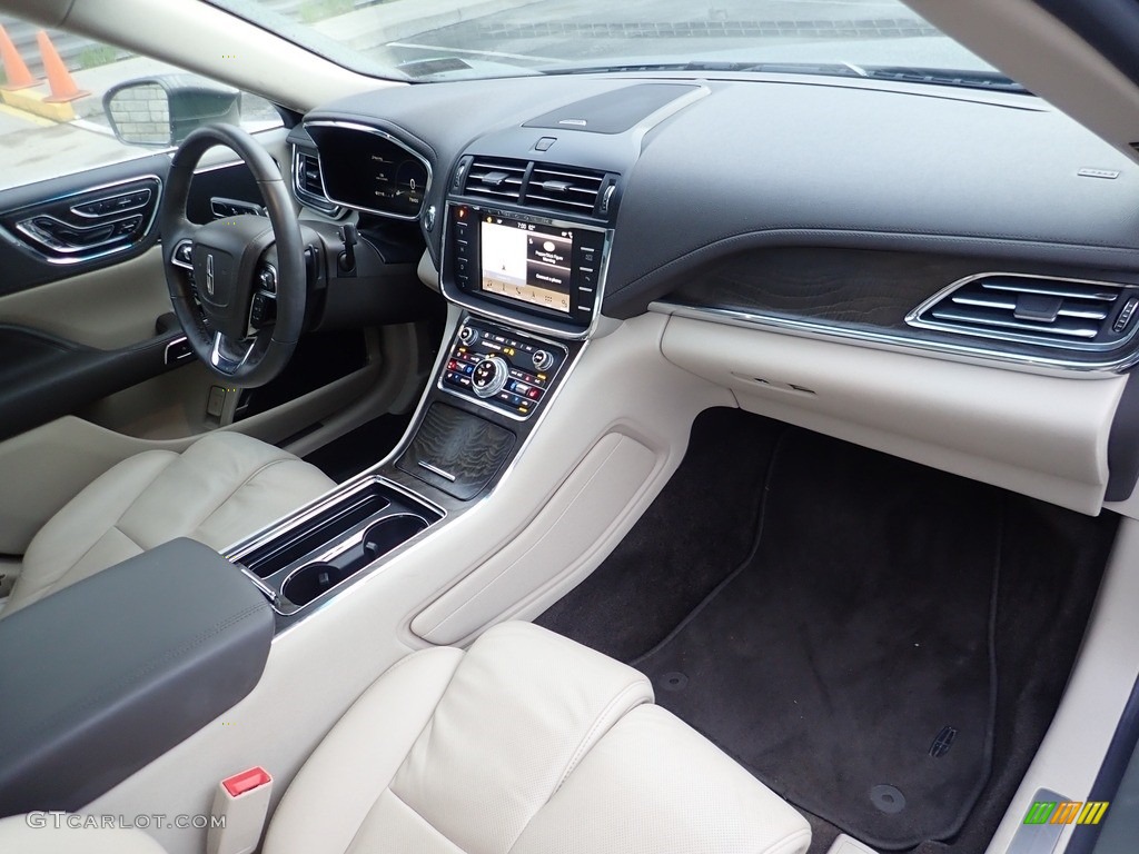 2017 Lincoln Continental Reserve AWD Cappuccino Dashboard Photo #141864223