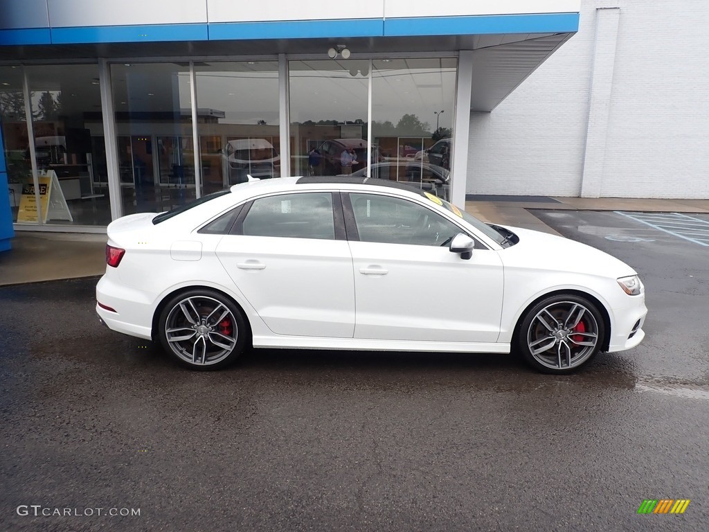 2018 S3 2.0T Premium Plus - Glacier White Metallic / Black photo #3