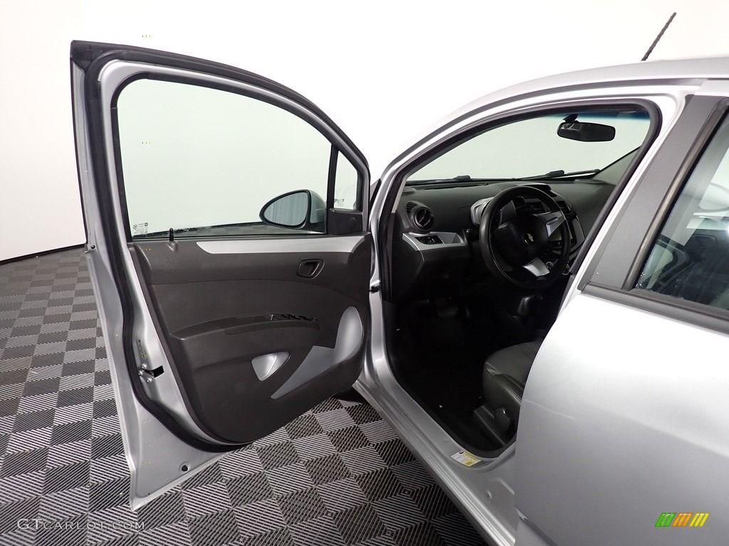 2015 Spark LT - Silver Ice / Silver/Silver photo #17