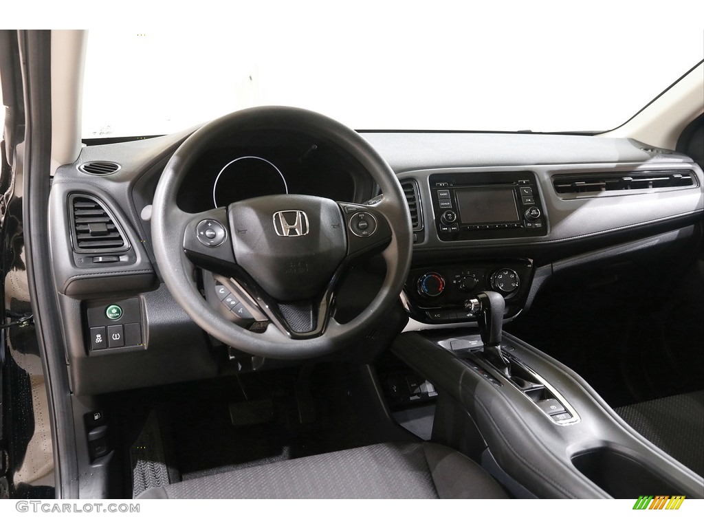 2018 Honda HR-V LX AWD Dashboard Photos