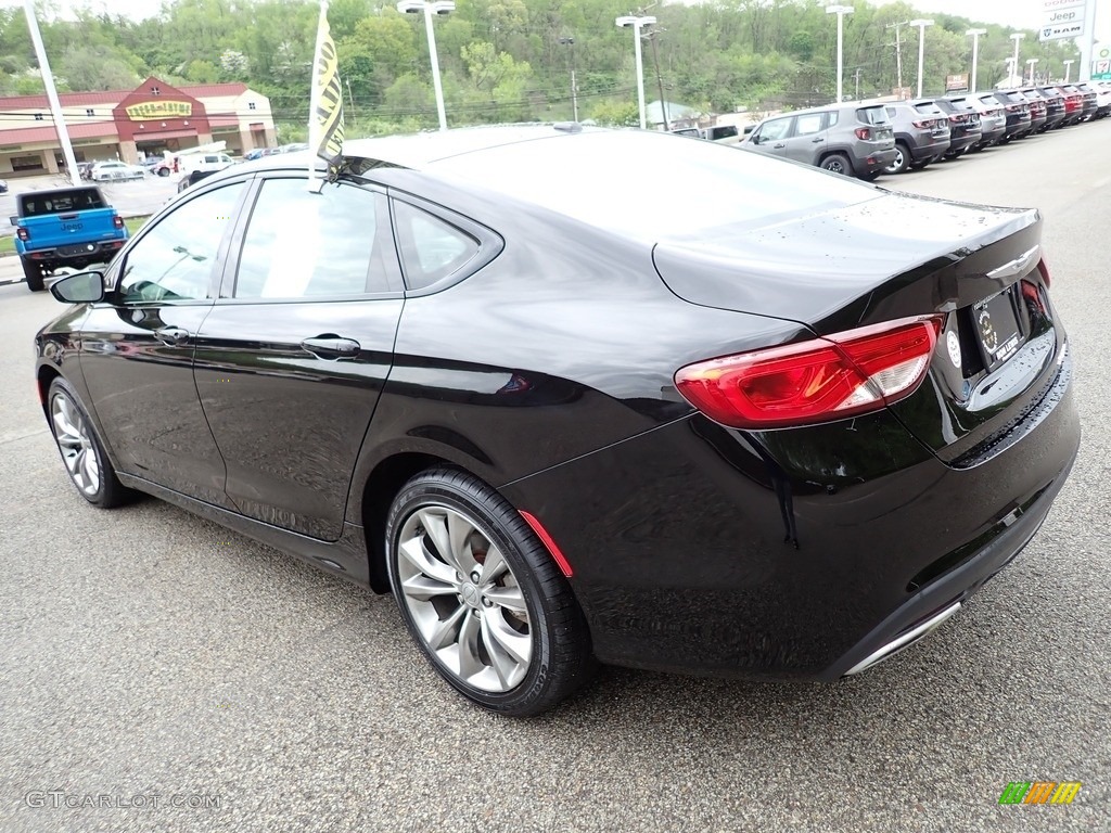 2015 200 S - Black / Black photo #3