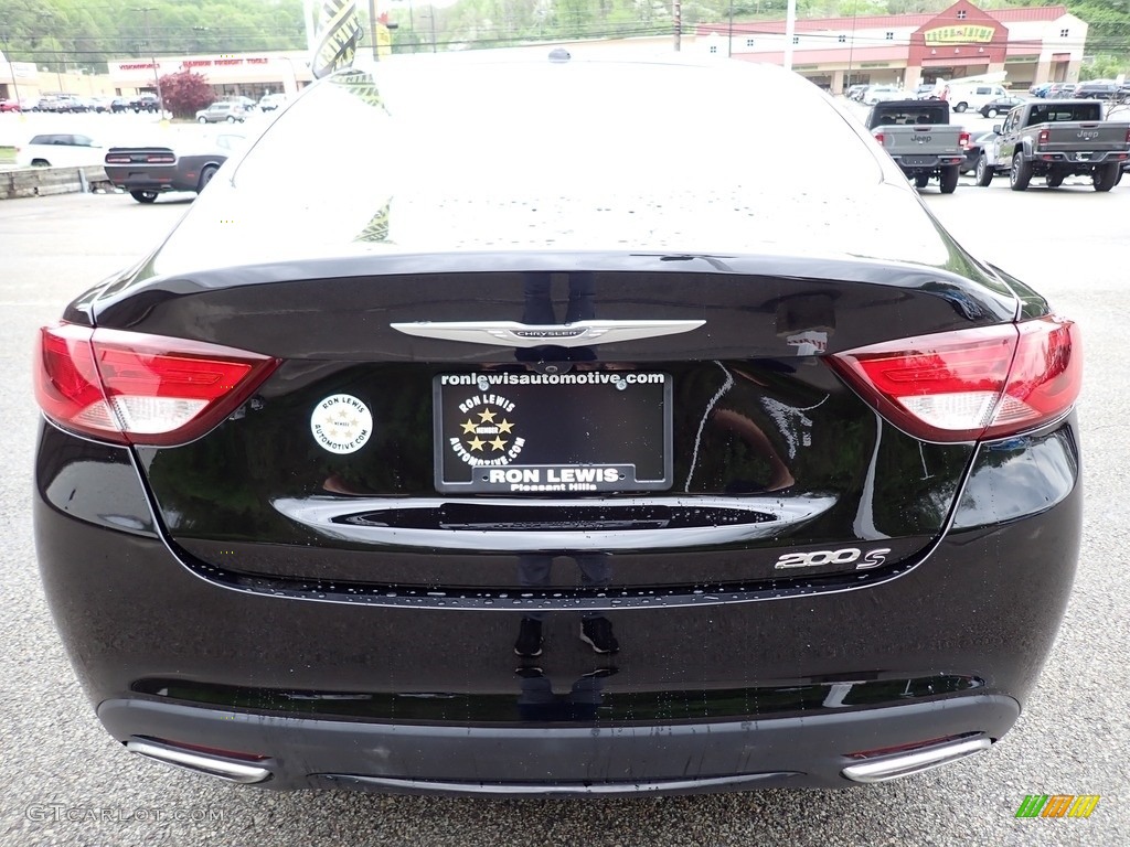 2015 200 S - Black / Black photo #4