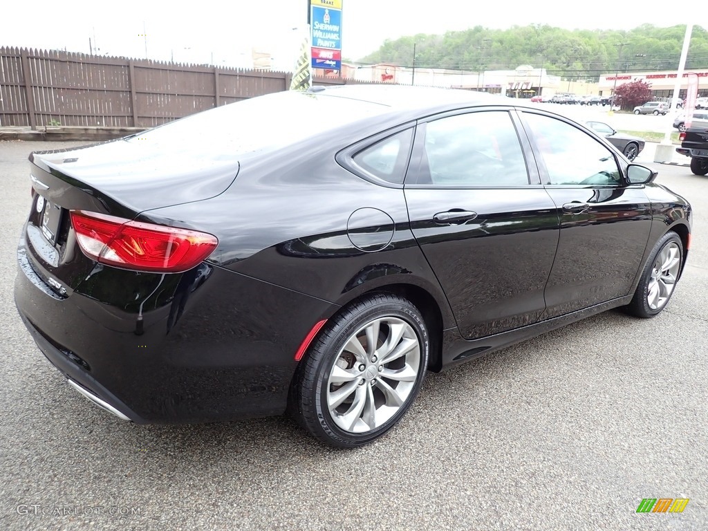 2015 200 S - Black / Black photo #6