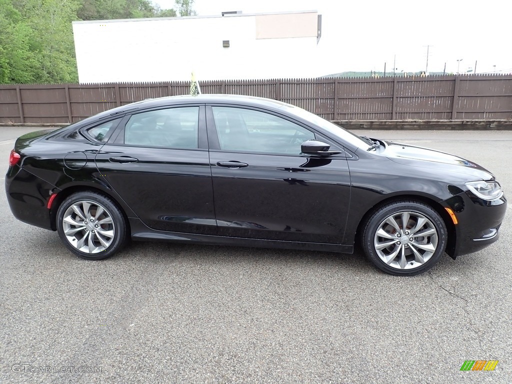 2015 200 S - Black / Black photo #7