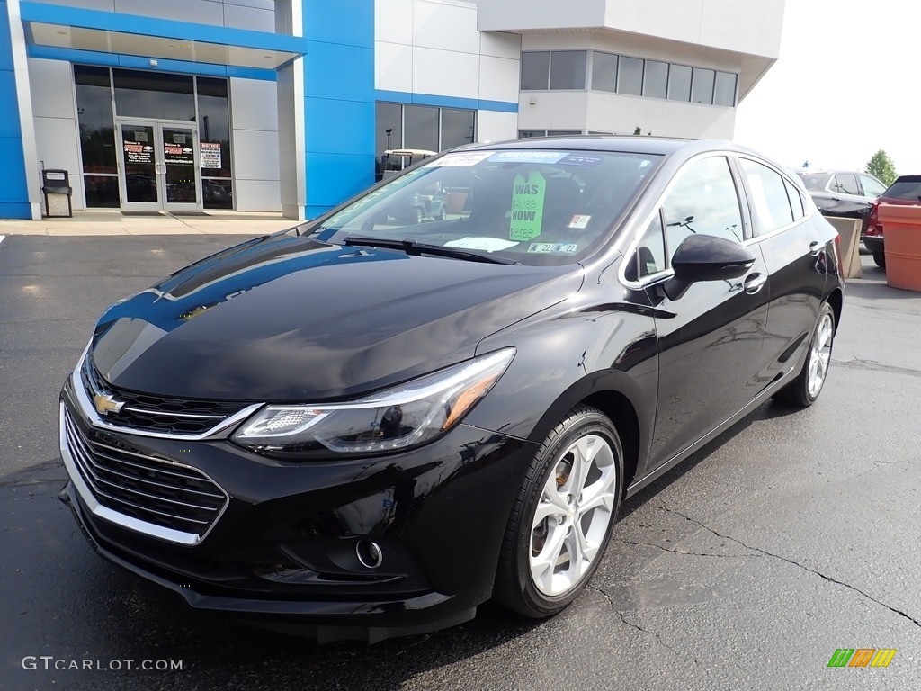 Mosaic Black Metallic 2018 Chevrolet Cruze Premier Hatchback Exterior Photo #141871399