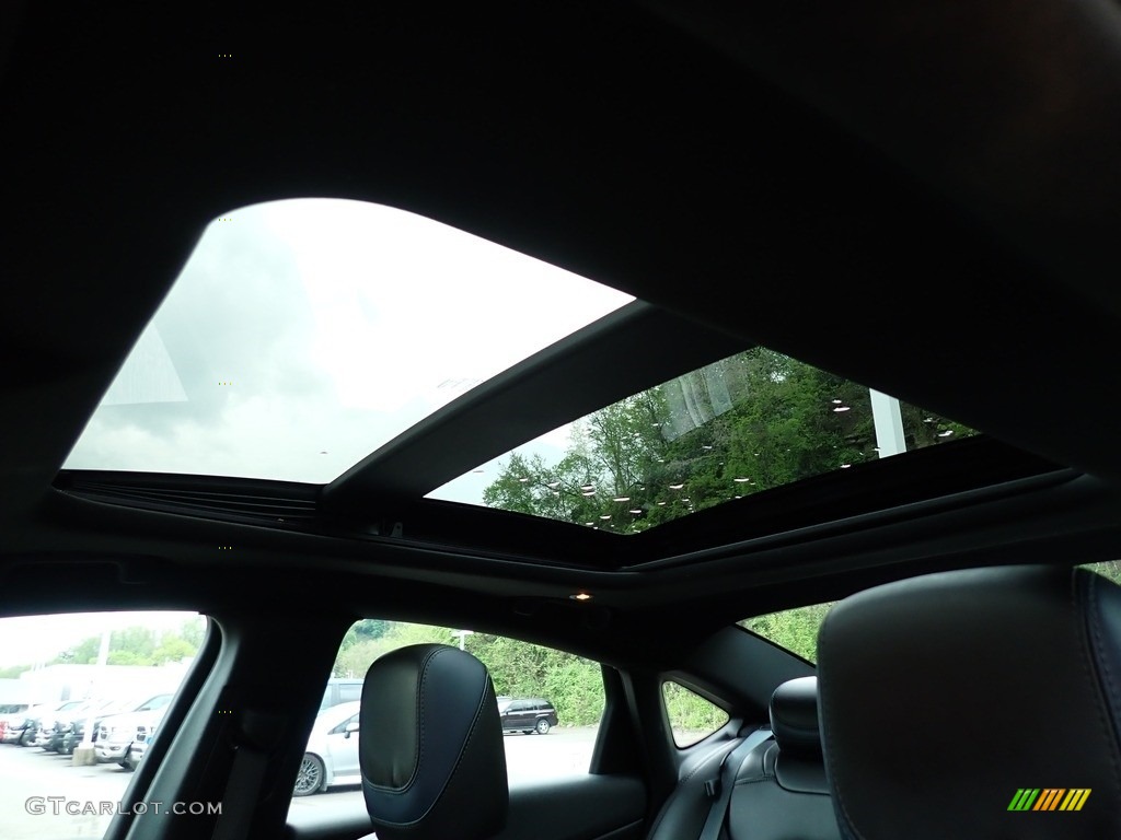 2015 200 S - Black / Black photo #17