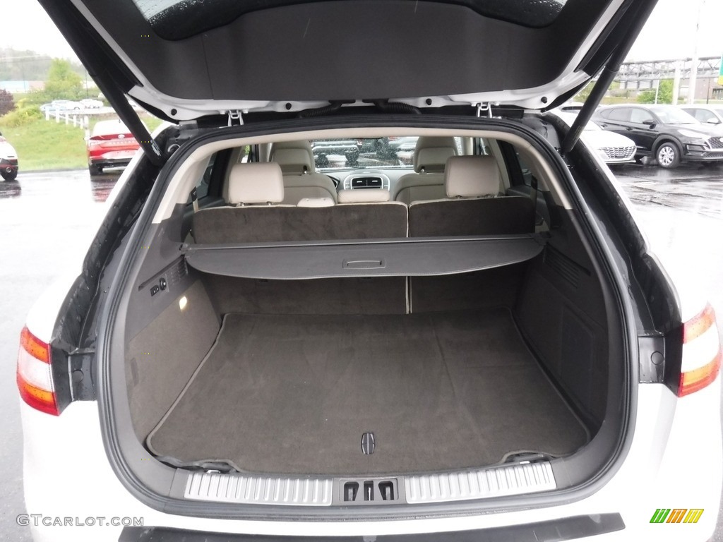 2016 Lincoln MKX Reserve AWD Trunk Photo #141872272