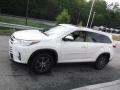 2019 Blizzard Pearl White Toyota Highlander XLE AWD  photo #10