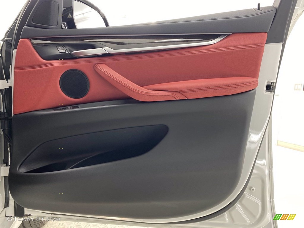 2019 BMW X6 sDrive35i Coral Red/Black Door Panel Photo #141876565
