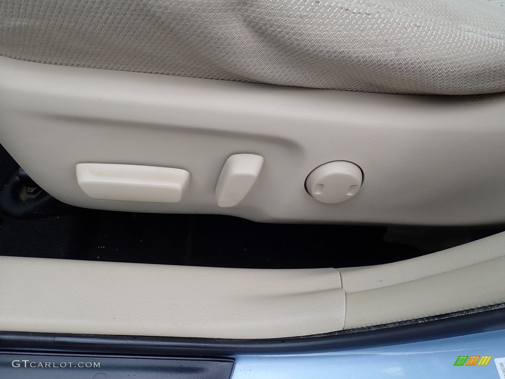 2013 Camry LE - Clearwater Blue Metallic / Ash photo #12