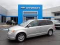 Bright Silver Metallic 2009 Chrysler Town & Country Limited