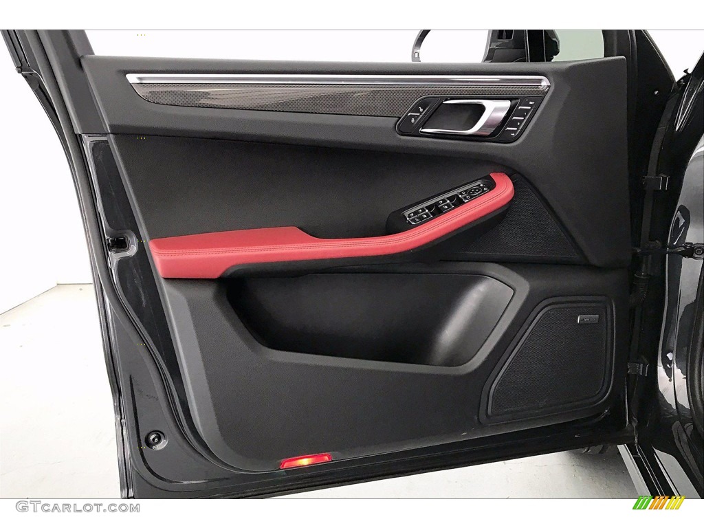 2018 Porsche Macan Turbo Black/Garnet Red Door Panel Photo #141880983