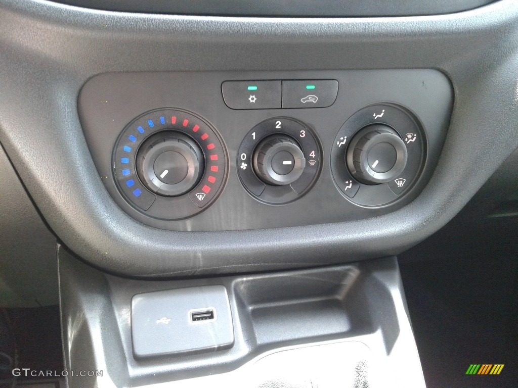 2021 Ram ProMaster City Wagon SLT Controls Photos