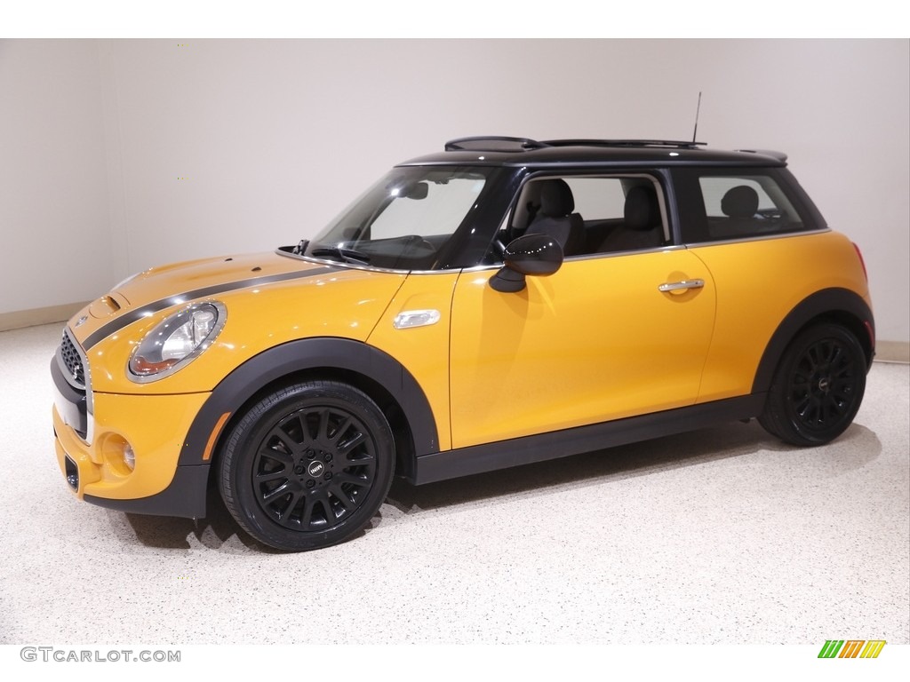 2018 Hardtop Cooper S 2 Door - Volcanic Orange / Black Pearl photo #3