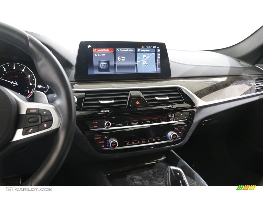 2018 5 Series 530i xDrive Sedan - Alpine White / Black photo #9