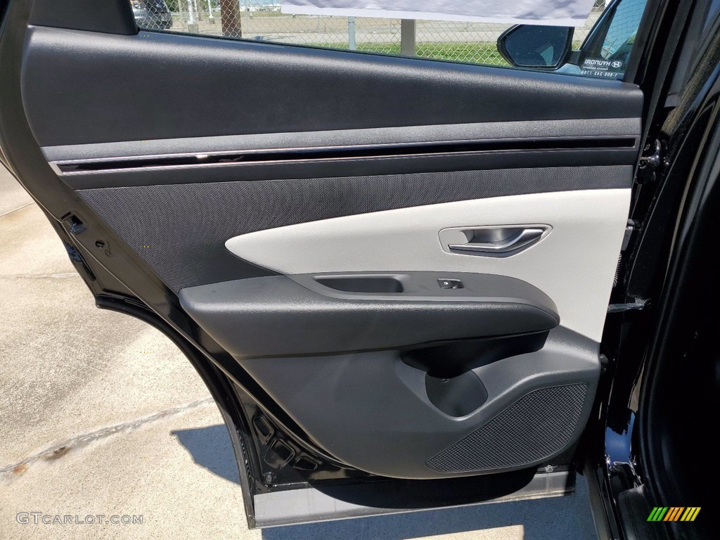 2022 Hyundai Tucson SE Gray Door Panel Photo #141893425