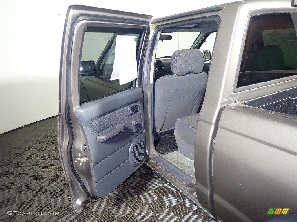 2003 Nissan Frontier XE V6 King Cab 4x4 Gray Door Panel Photo #141893620