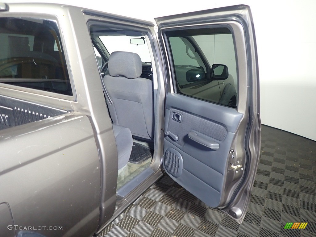 2003 Nissan Frontier XE V6 King Cab 4x4 Gray Door Panel Photo #141893668