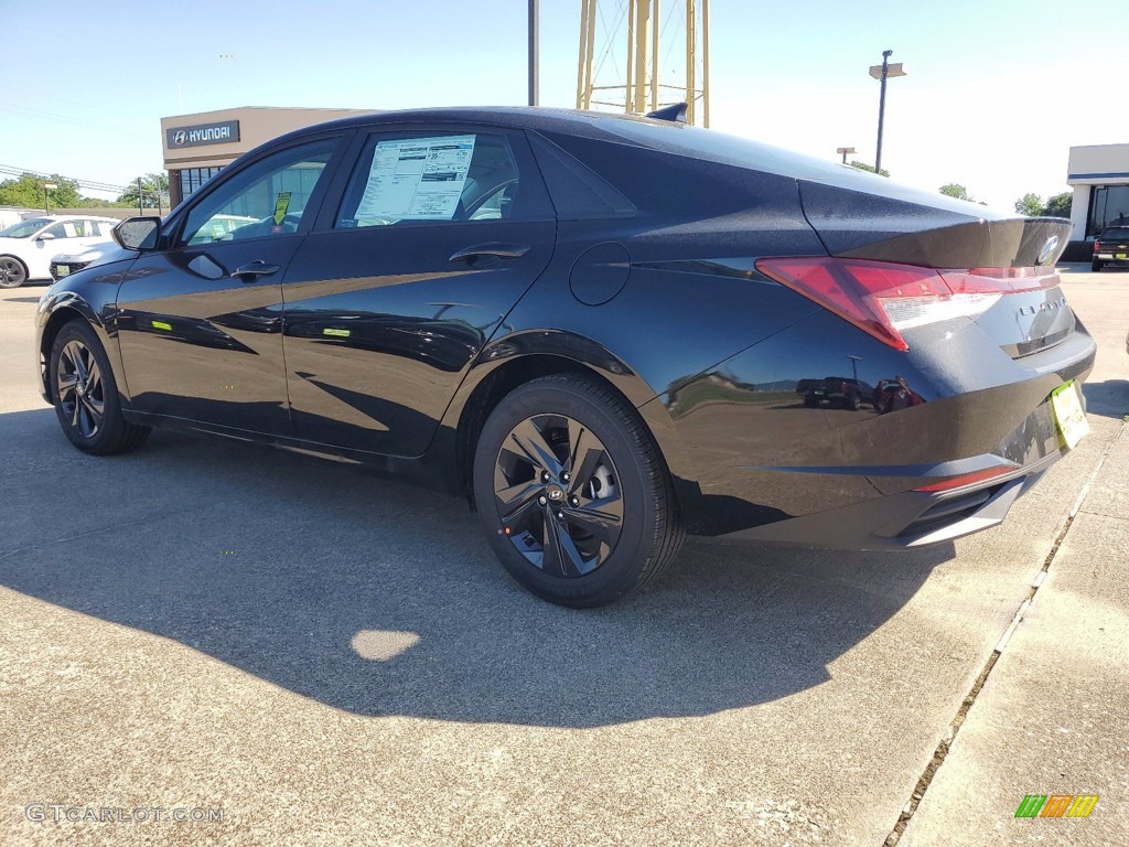 2021 Elantra SEL - Phantom Black / Black photo #11