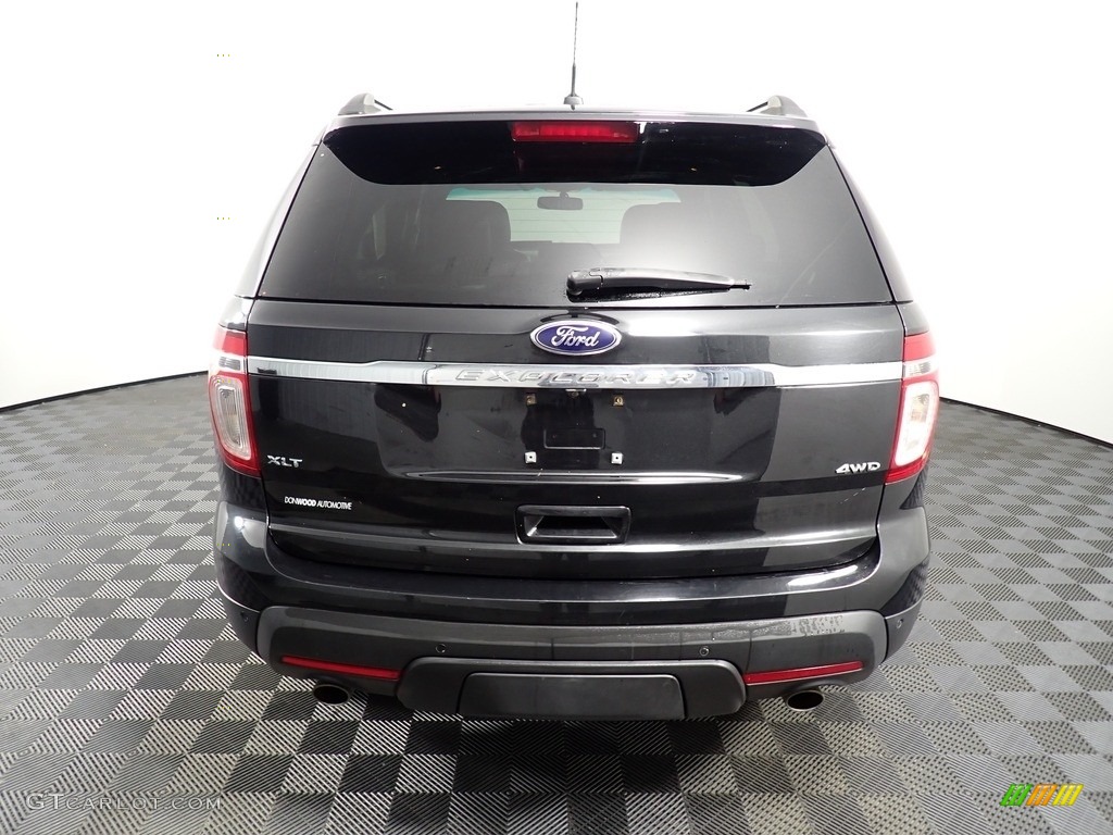 2013 Explorer XLT 4WD - Tuxedo Black Metallic / Charcoal Black photo #13