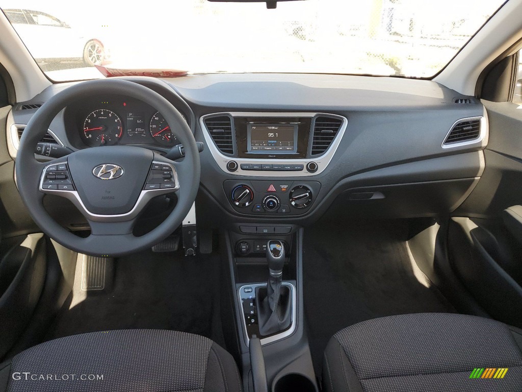 2021 Accent SE - Olympus Silver / Black photo #5