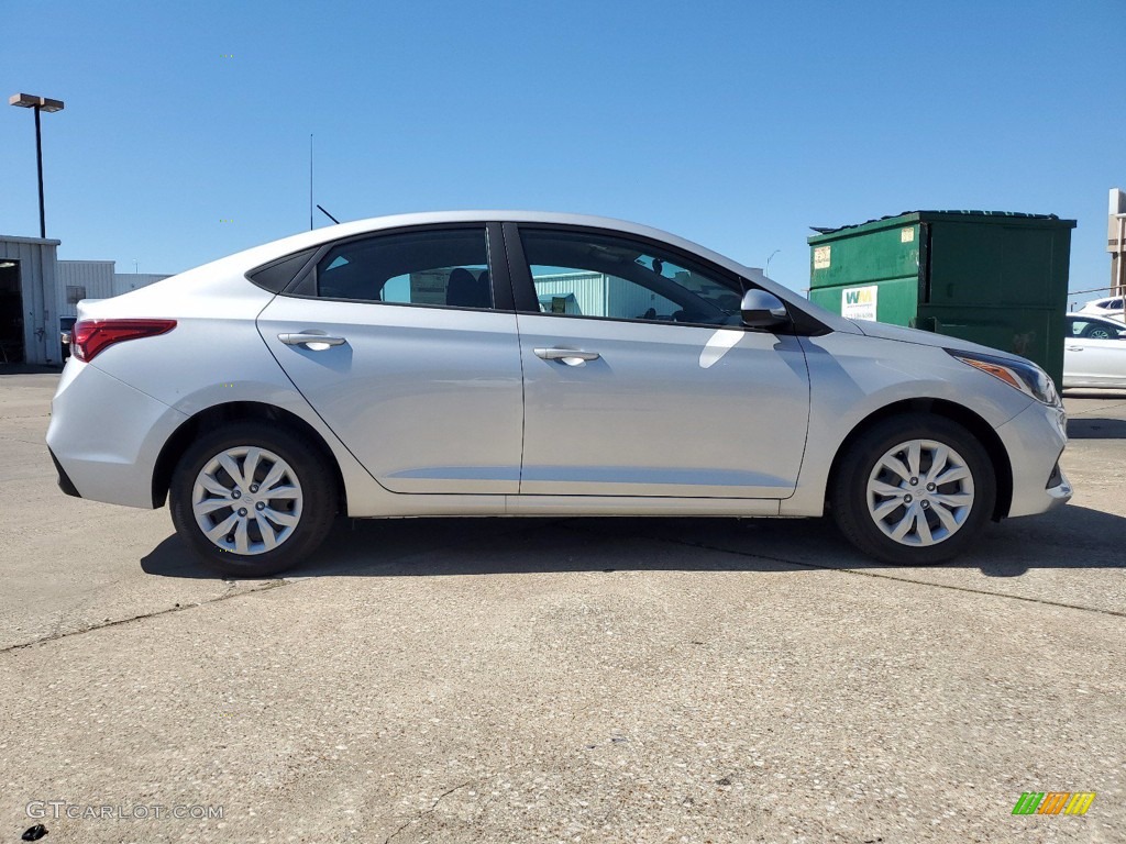 2021 Accent SE - Olympus Silver / Black photo #12