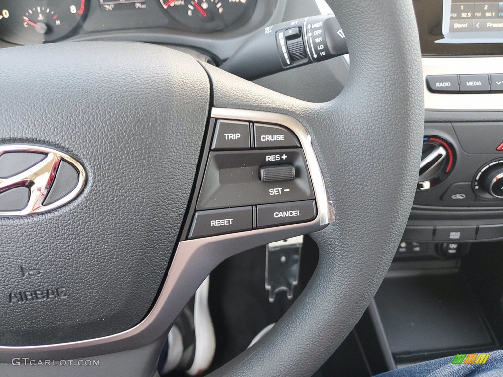 2021 Accent SE - Olympus Silver / Black photo #17