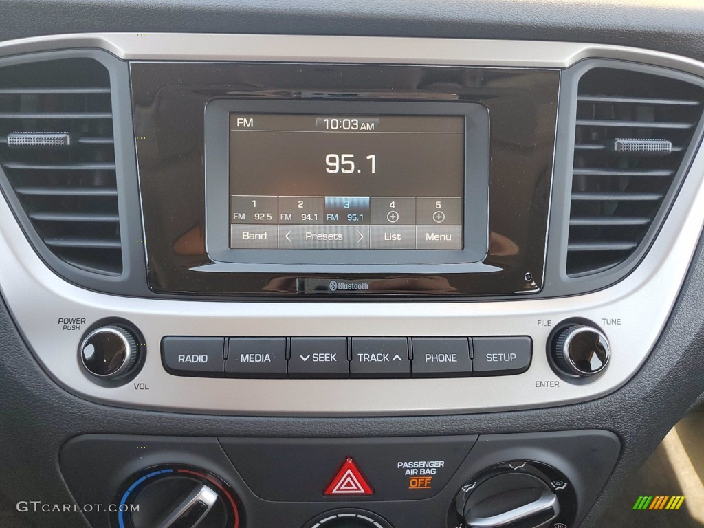 2021 Accent SE - Olympus Silver / Black photo #19