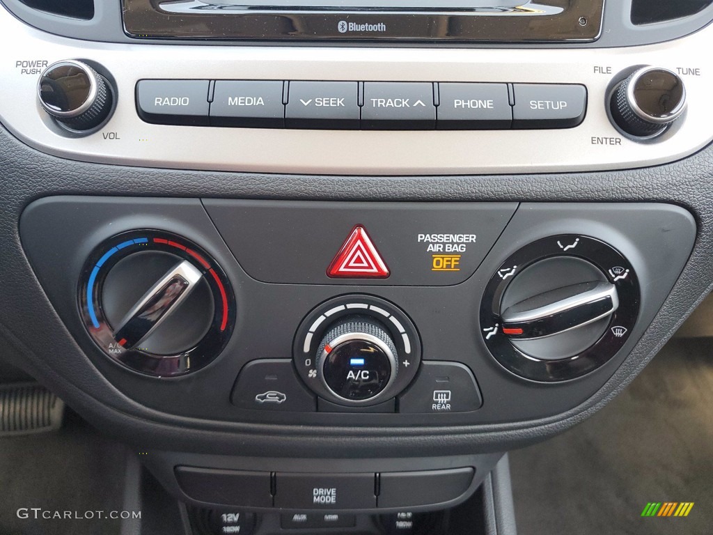 2021 Accent SE - Olympus Silver / Black photo #22