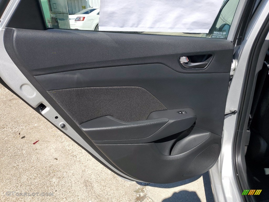 2021 Accent SE - Olympus Silver / Black photo #24
