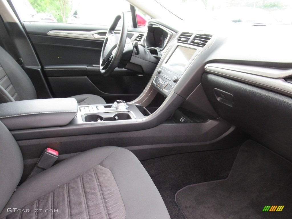 2020 Fusion SE - Rapid Red / Ebony photo #12