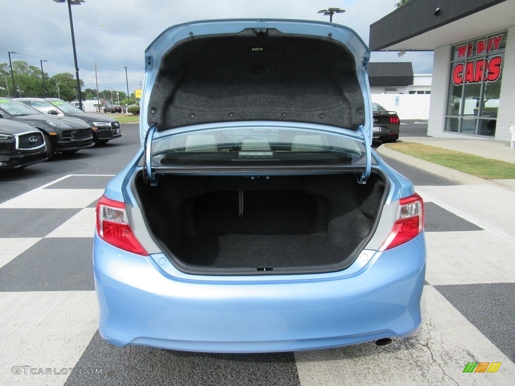 2013 Camry XLE - Clearwater Blue Metallic / Ivory photo #5