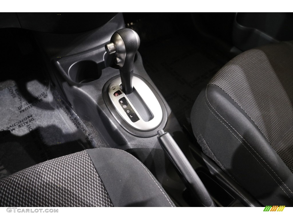 2016 Nissan Versa SV Sedan Transmission Photos