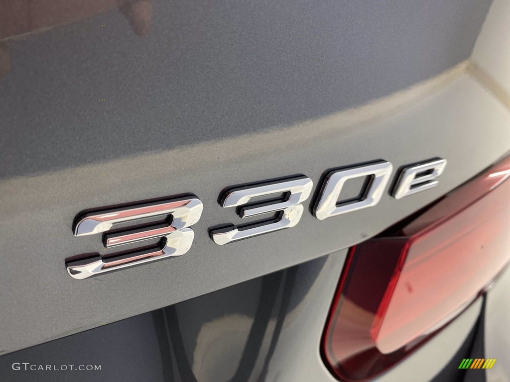 2018 3 Series 330e iPerformance Sedan - Platinum Silver Metallic / Black photo #11