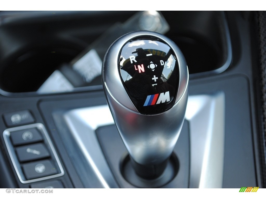 2019 BMW M4 Convertible Transmission Photos