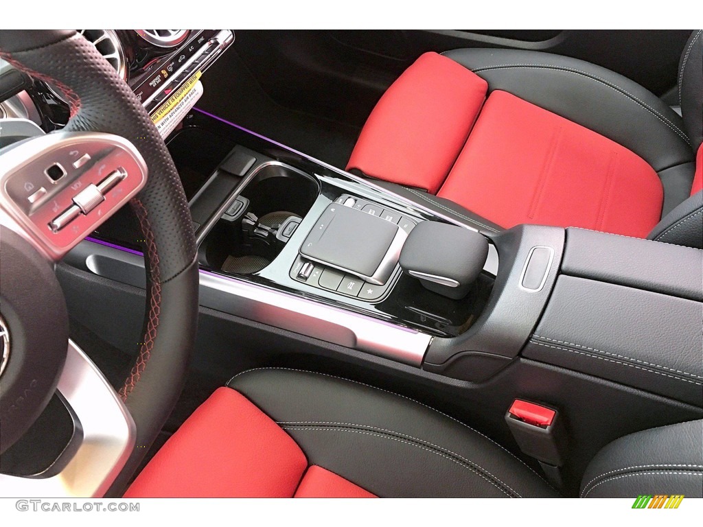 2021 Mercedes-Benz GLB 250 Controls Photos