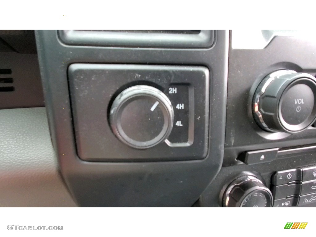 2018 F150 XL SuperCrew 4x4 - Ingot Silver / Earth Gray photo #16