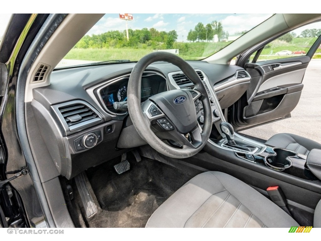 2014 Fusion Hybrid S - Tuxedo Black / Earth Gray photo #19