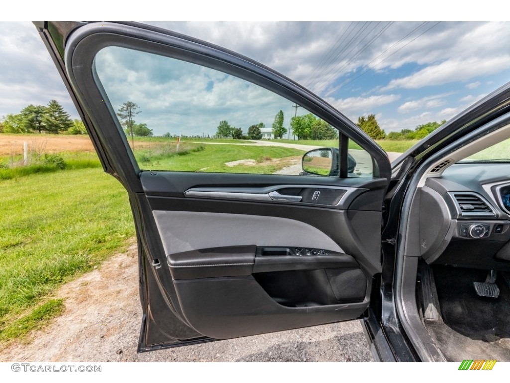 2014 Ford Fusion Hybrid S Earth Gray Door Panel Photo #141923745