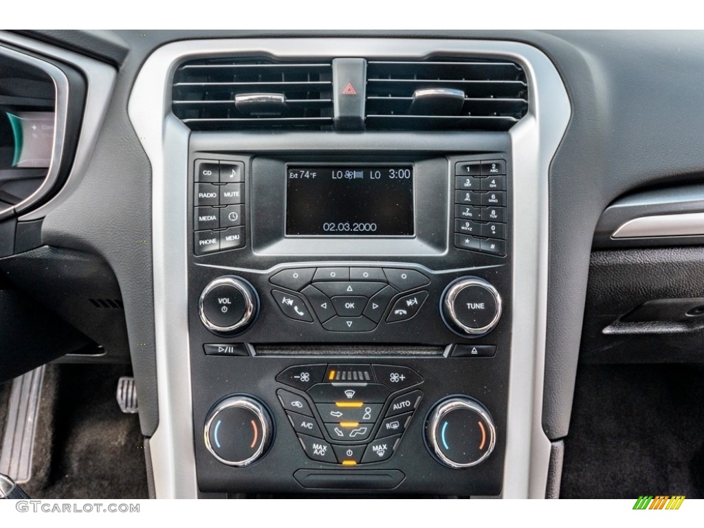2014 Fusion Hybrid S - Tuxedo Black / Earth Gray photo #31