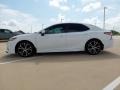 Super White - Camry SE Photo No. 7