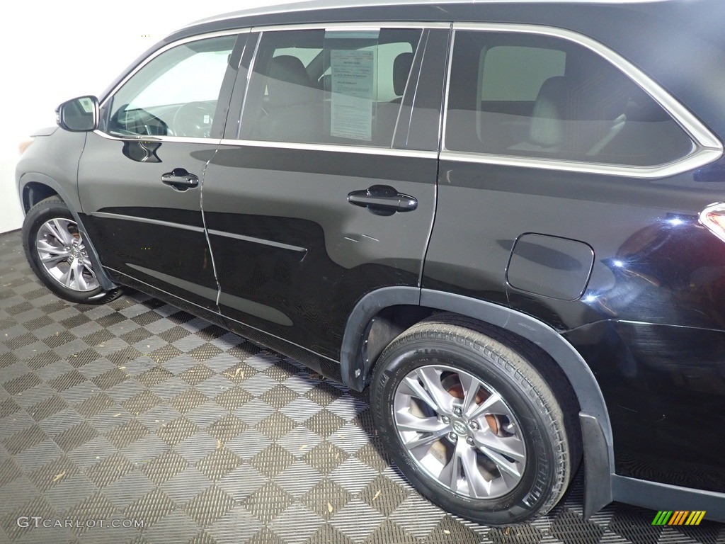 2015 Highlander XLE AWD - Attitude Black Metallic / Ash photo #22