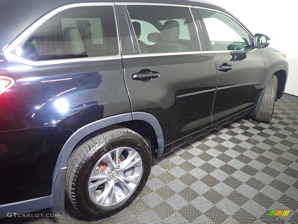 2015 Highlander XLE AWD - Attitude Black Metallic / Ash photo #23